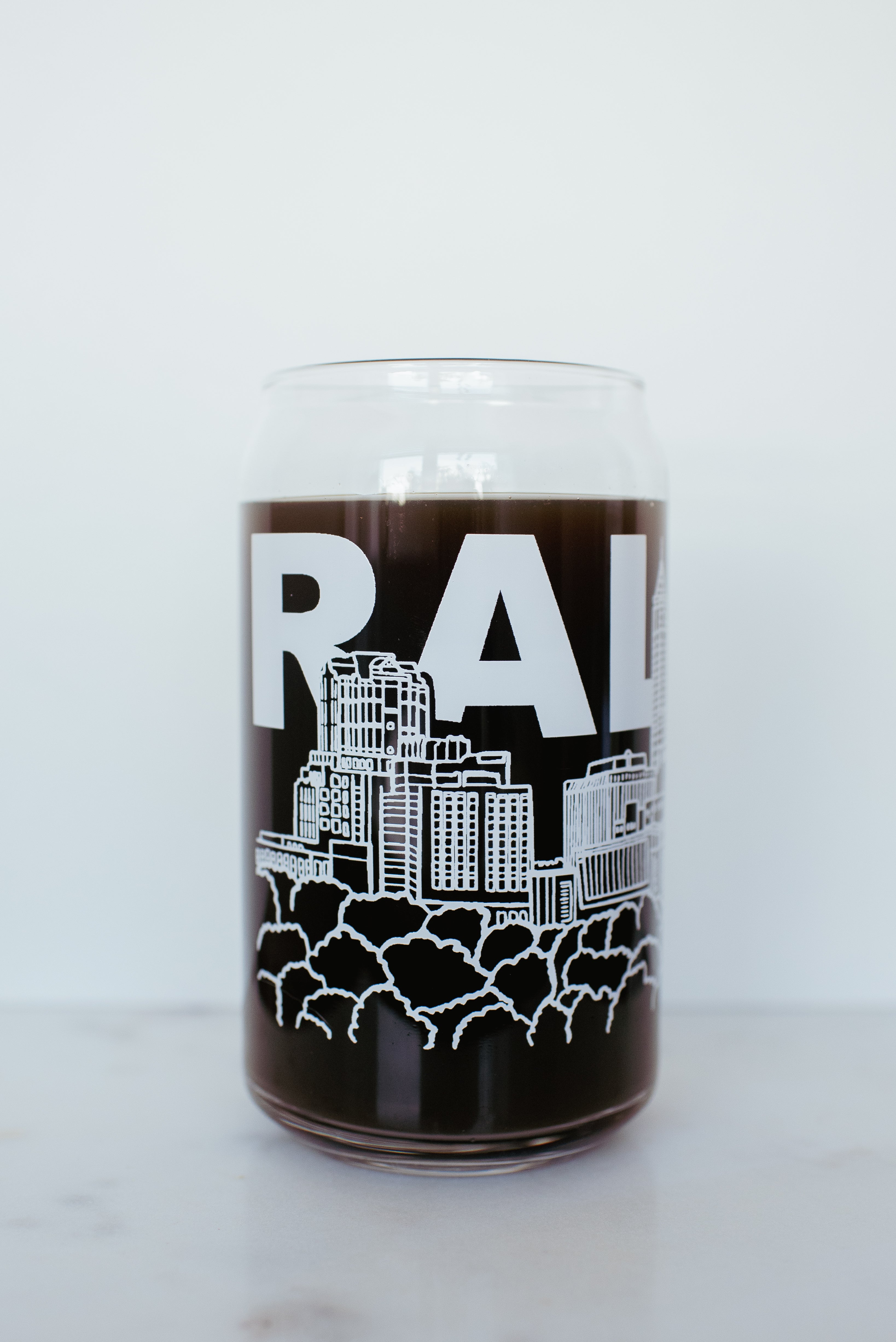 16 oz. "Raleigh Wrap" Beer Glass