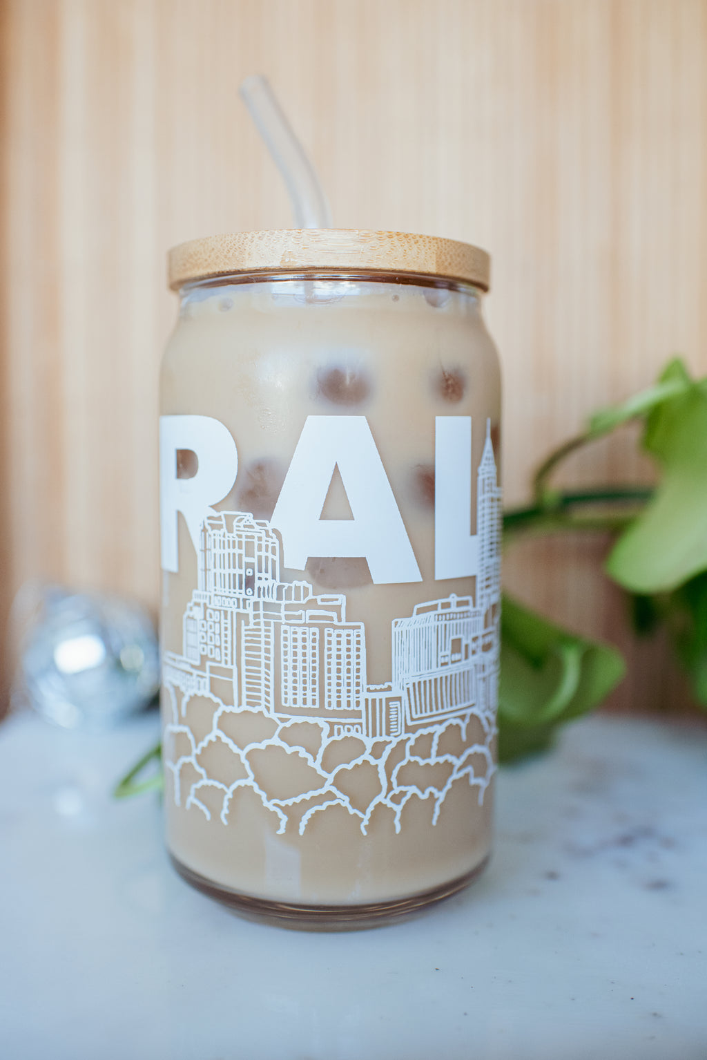 16 oz. "Raleigh Wrap" Beer Glass