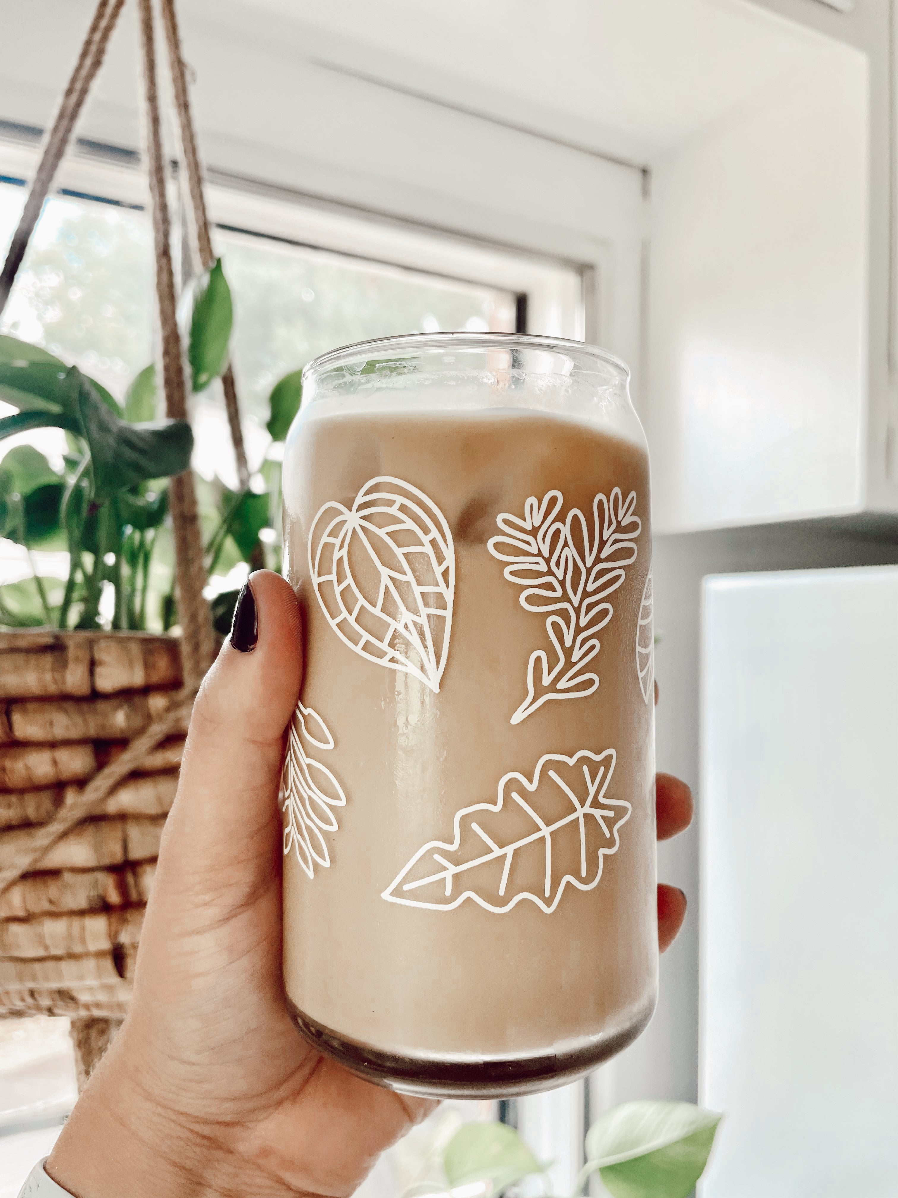16 oz. "Plant" Beer Glasses with glass straw and lid